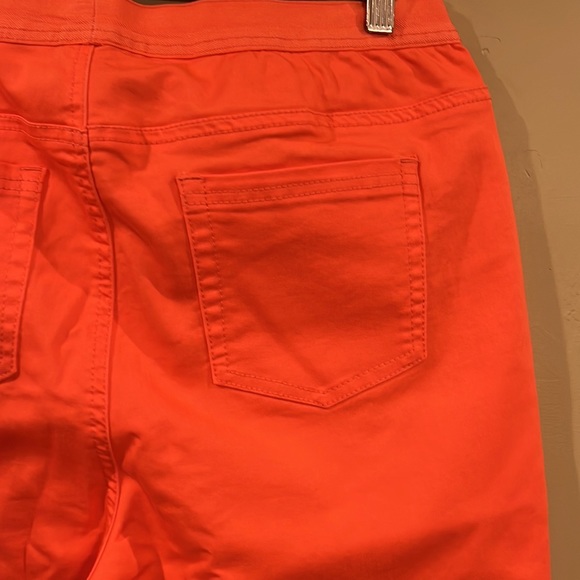 DG2 by Diane Gilman Vibrant Coral Cropped Jeans Elastic Waist size Large - Picture 8 of 8